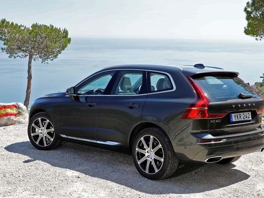 4 Wheels Medium Electric Cars 4WD 180Km/H Max Power 184KW Volvo XC60 B5