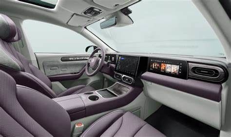 Automotive High Speed Electric Vehicles SUV New Energy Lingpao C11 For Adults