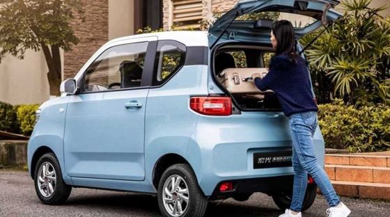 120km range Wuling Electric Vehicles RWD 3 Door 2 Box 4 Seater Electric Mini Car