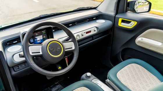 Wuling Game Boy Small 3 Door Cars 120km 2 Box 4 Seater Electric Car