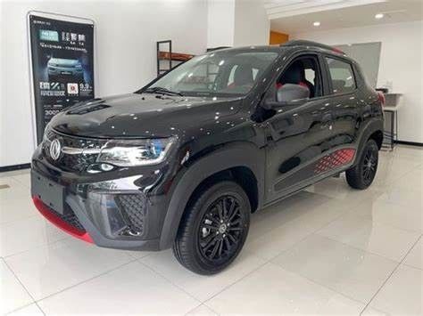 Left Hand Dongfeng Electric SUV FWD New Energy Automobile Car 100km/h