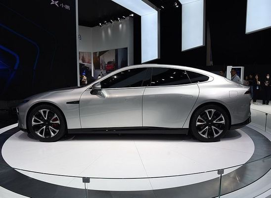 Intelligent Limousine Electric Car Xpeng P7 Nedc 2WD 4WD 480 586 670 706km Range