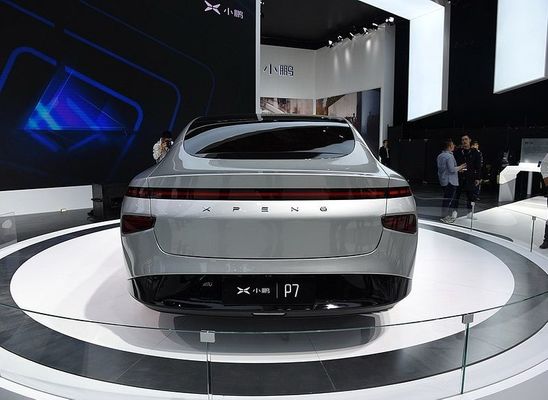 Intelligent Limousine Electric Car Xpeng P7 Nedc 2WD 4WD 480 586 670 706km Range