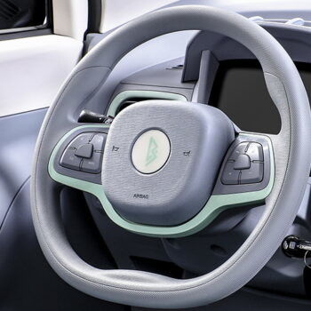 Excellent Interior Rich Configuration And Fashion Design At Lingbao Box EV New Car