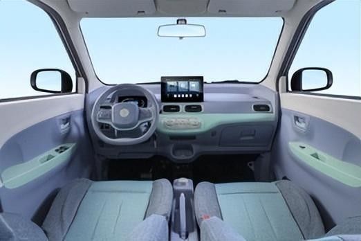 Excellent Interior Rich Configuration And Fashion Design At Lingbao Box EV New Car