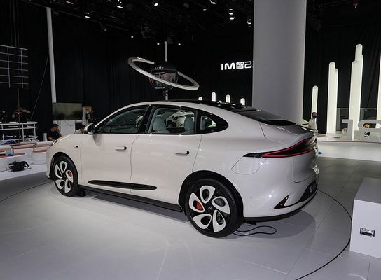 Zhiji LS6 Maximum Power Of 575kw All Electric Autos With Top Speed Of 252kmh Electric Sports Vehicle