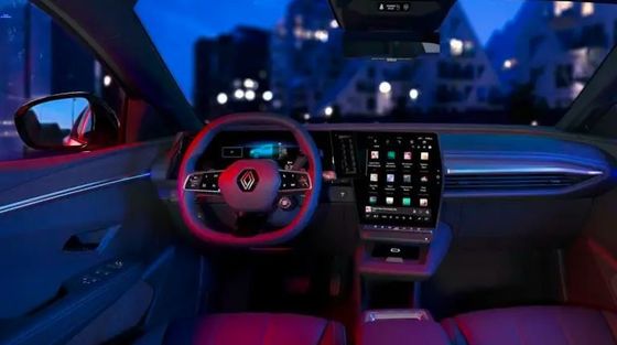 Long term test drivingat Renault Megane E-Techbattery capacity with 40/60kWh, with about 158/208 miles of range