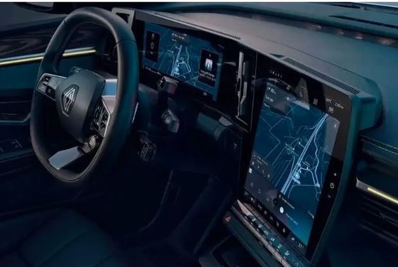 Long term test drivingat Renault Megane E-Techbattery capacity with 40/60kWh, with about 158/208 miles of range