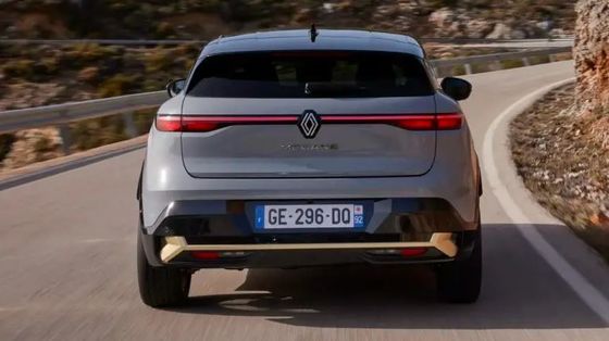 Long term test drivingat Renault Megane E-Techbattery capacity with 40/60kWh, with about 158/208 miles of range