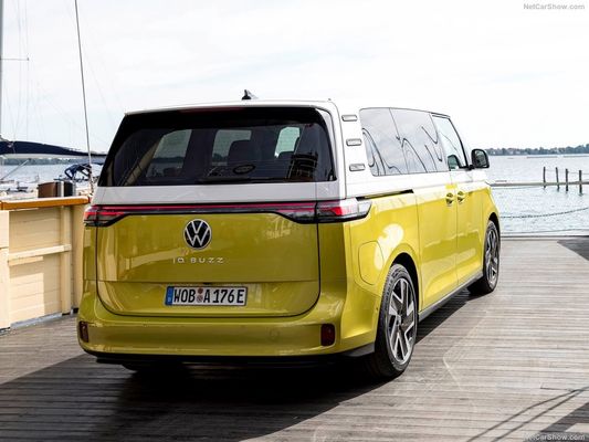 VW classic camper MPV Volkswagen ID Buzz. 2023-electric robort large space practical for families