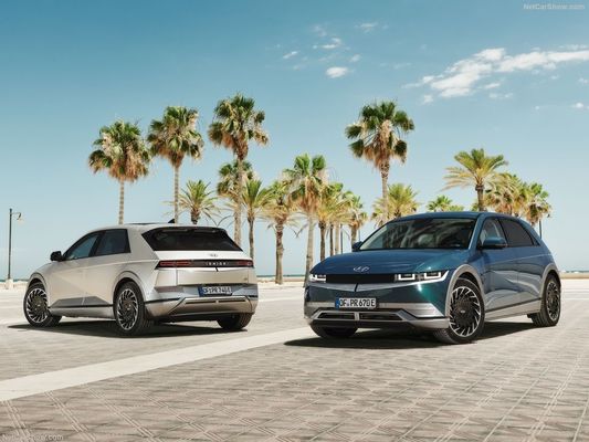 new family of all-electric cars from Hyundai Ioniq5 Charming, futuristic design with 430km Range