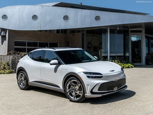 Genesis GV60 Upmarket All Electric Family Car With 76.4kwh Battery 350Nm Of Torque Boost & Drift Model