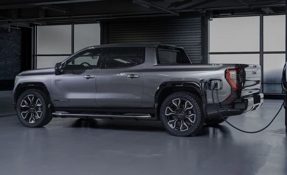 GMC Sierra EV dual motor powertrain with 754Ps rated to tow up to 9500 pounds and can haul up to 1300 pounds of payload