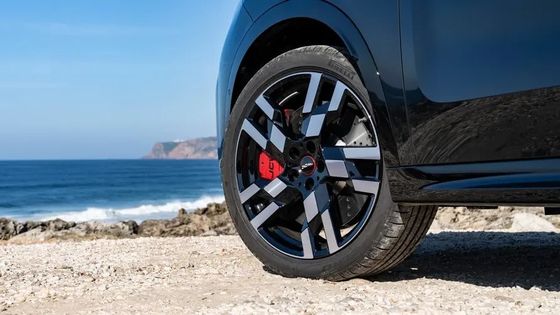 2024 Pure electric car Mini cooper Countryman E family SUV with boxy shape 462km range with 150km motor power