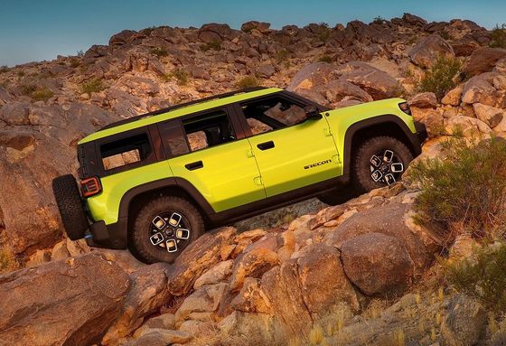 Upcoming fully electric SUV 2024 Jeep Recon EV with folding rooftop removalbe doors & crawl rocks