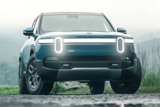 2023 RIVIAN R1S Four motors 800P.S wirange 660km hitting 60 mph in 3.1 s all electric powertrain W 7seats upscale carbin