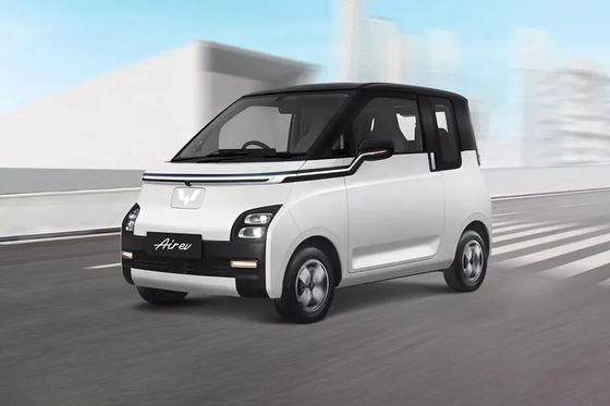 New electric mini cars Wuling Air ev RHD Air EV comes with 30/50 kW electric motor 200/300km RANGES