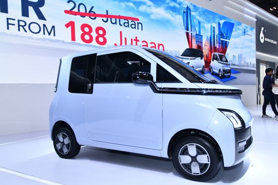 New electric mini cars Wuling Air ev RHD Air EV comes with 30/50 kW electric motor 200/300km RANGES