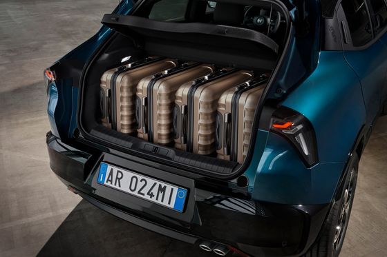 Presale The Sportiest Compact Car Alfa Romeo First EV Milano With 2 Drivetrain Options 156ph&240ph WLTC 240miles