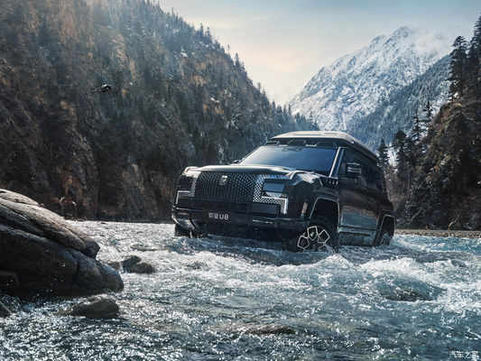 Pre SALE 2024 Beijing Auto Show BYD Yangwang U8 2024 Luxury Off Road Vehicle 1197hp 4Motor 4wd Electric Car Byd U8 Hybrid