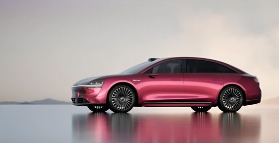 Presale Huawei & BAIC Stelato S9 Pure Electric Vehicle 4door/5seats Sedan 214km/h Top Speed 227kw Motorpower New Ev Car