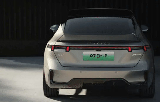 Today Newest Lanched LYNK& CO 07 EM-P 126km Long Range Pro PHEV 160 KW Electric Motor & 350N.m Torque New Energy Vehicle