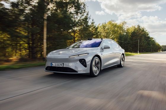 New Energy Vehicles 2024 Nio ET7 Weilai Electric Vehicles 75kwh 200km/h High Speed Car