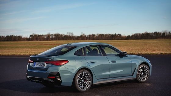 Pure Electric Vehichle High Performace 450km Range BMW I4 Acceleration 0-100km/h At 3.9s 225km/h Top Speed 400kw Power