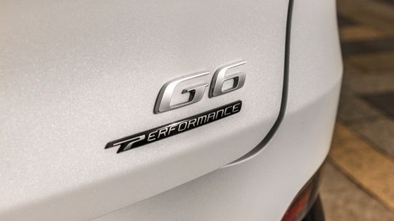 Xpeng G6 RWD Long Range Electric Vehicle  SUV EV Electric Car with a motorpower of 210kw RWD driving & 490km Range