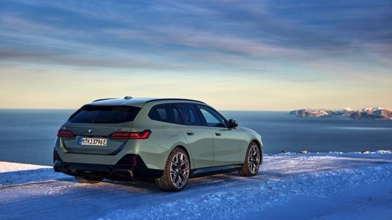 Newest ev car matching 84.4kWh battery 329miles range with 335bhp/430Nm at BMW i5 Touring eDrive40 single speed RWD