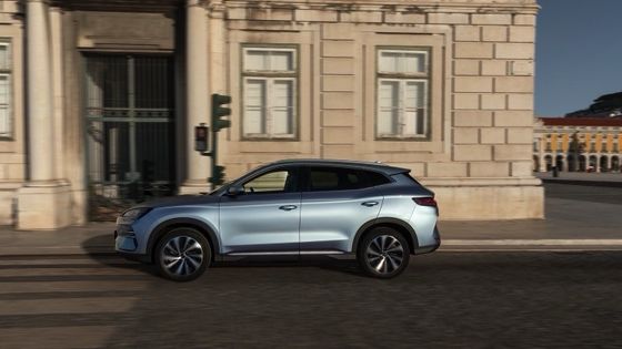 FWD 1.5L Engine At BYD SEAL U DM-i PHEV Electric Car With Electric Motor 18.3kwh Battery Maximum Power 214bhp