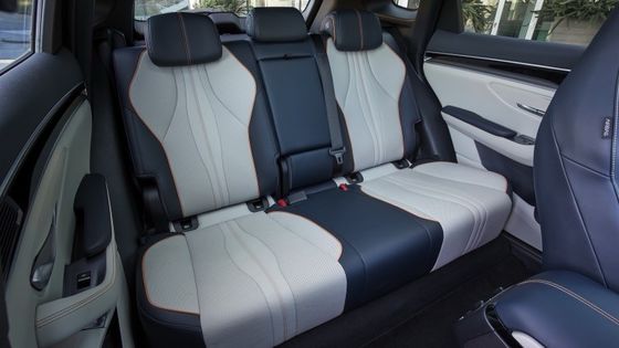 FWD 1.5L Engine At BYD SEAL U DM-i PHEV Electric Car With Electric Motor 18.3kwh Battery Maximum Power 214bhp