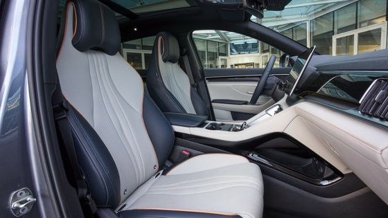 FWD 1.5L Engine At BYD SEAL U DM-i PHEV Electric Car With Electric Motor 18.3kwh Battery Maximum Power 214bhp