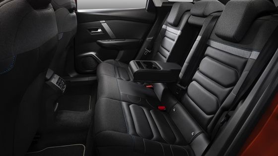 Decent Drive Citroen's E-C4 With 115kw (156ps) Power At 150km/h Top Speed 54kwh Lithium Ion Battery