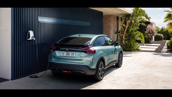 Decent Drive Citroen's E-C4 With 115kw (156ps) Power At 150km/h Top Speed 54kwh Lithium Ion Battery