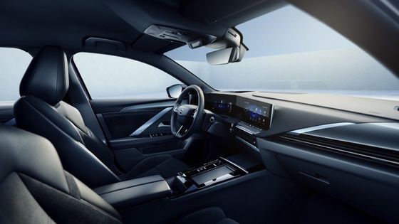 Confortable drive electric vehicle at Opel Astra Electric with 54kwh battery 150kw motorpower at 170km/h top speed