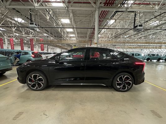 RHD 2024 JMEV Yi GSE Electric Cars With 430km Range 118kw Maximum Power