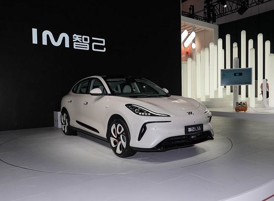 Zhiji LS6 Maximum Power Of 575kw All Electric Autos With Top Speed Of 252kmh Electric Sports Vehicle