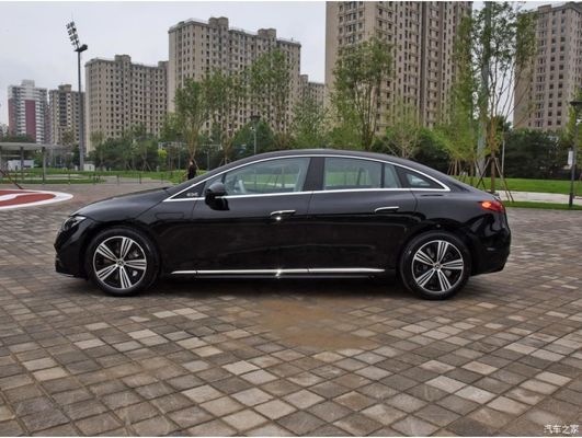 Mercedes Benz EQE 350 SEDAN RWD luxury electric car 717km range