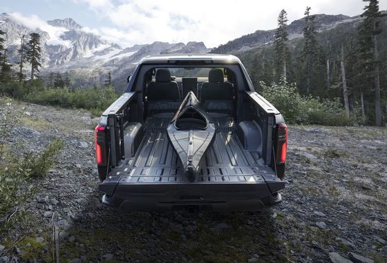 GMC Sierra EV dual motor powertrain with 754Ps rated to tow up to 9500 pounds and can haul up to 1300 pounds of payload
