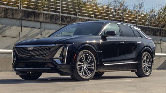 2024 Cadillac Lyriq 308miles ranges w far posher cabin NEW ENERGY LUXURY Sedan