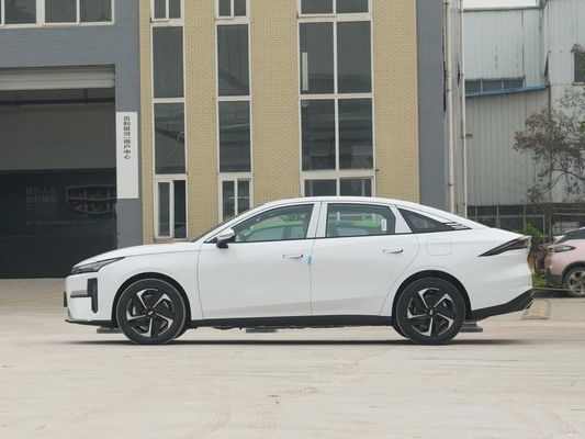 2024 Geely L6 Plug In Hybrid Electric Car with 1370km range