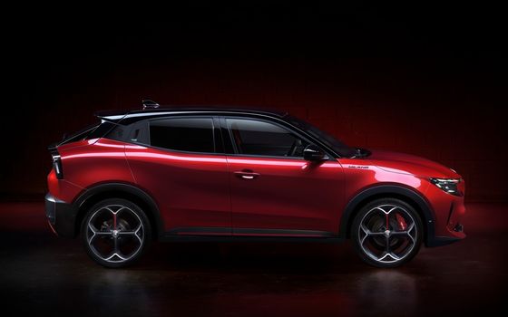 Presale The Sportiest Compact Car Alfa Romeo First EV Milano With 2 Drivetrain Options 156ph&240ph WLTC 240miles