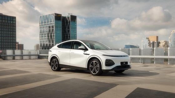 Xpeng G6 RWD Long Range Electric Vehicle  SUV EV Electric Car with a motorpower of 210kw RWD driving & 490km Range