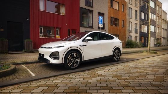 Xpeng G6 RWD Long Range Electric Vehicle  SUV EV Electric Car with a motorpower of 210kw RWD driving & 490km Range
