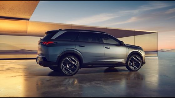 Presale 2024 Peugeot E-5008 SUV 500km Range Topping 326 Horsepower (240 KW) Dual Motor AWD Pure Electric Vehicle