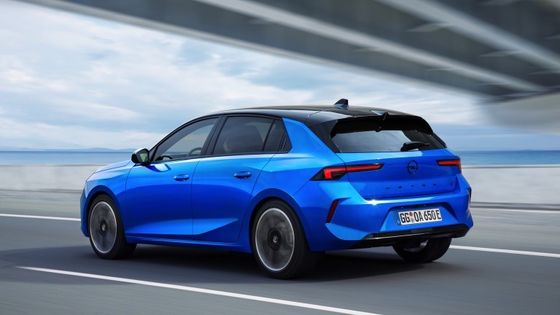 Confortable drive electric vehicle at Opel Astra Electric with 54kwh battery 150kw motorpower at 170km/h top speed