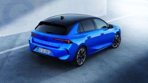 Confortable drive electric vehicle at Opel Astra Electric with 54kwh battery 150kw motorpower at 170km/h top speed