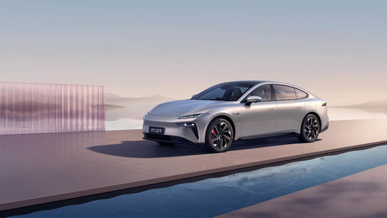 2024 Powerful Dongfeng Eπ 007 200Pro EREV 200km CLTC 160kw Motorpower 310N.m Torque With 7.2s 0-100km/h Acceleration