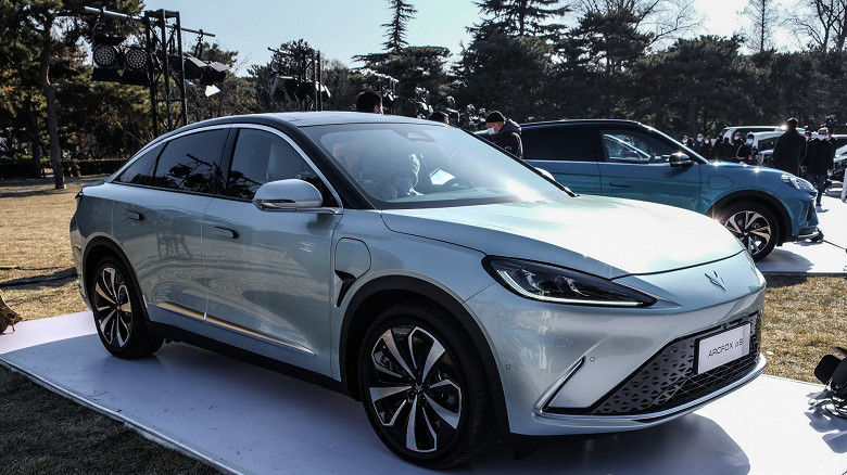 ARCFOX S Small Electric SUV Cars 500km Range FWD Left Hand Steering Car